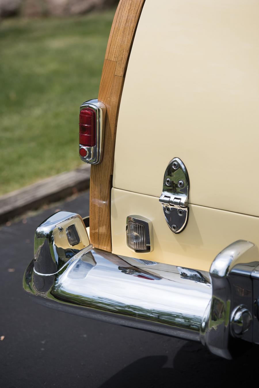Детали экстерьера Chrysler Royal Town & Country Station Wagon (C48S) 1950 года  (фото 17 из 25)